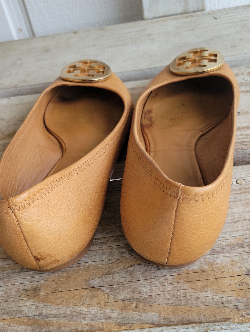 Tory Burch Camel Leather Ballet Flats with Gold Logo Medallion - Picture 6 of 6